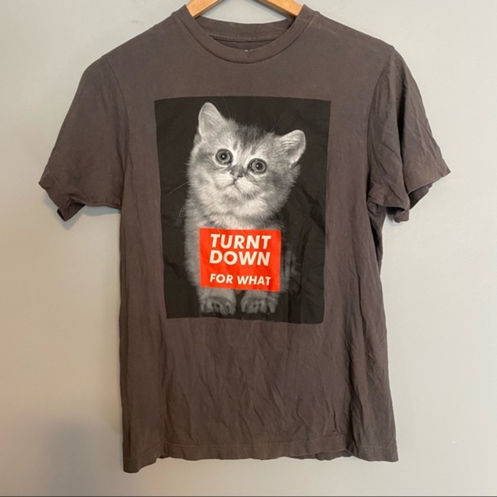 BLACK MATTER shirt sleeve cat graphic t-shirt sz S